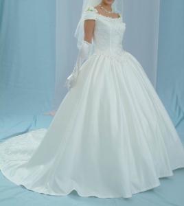(BFWB004WT) Unique Mesmerizing Embroidered Tulle Bridal Gown